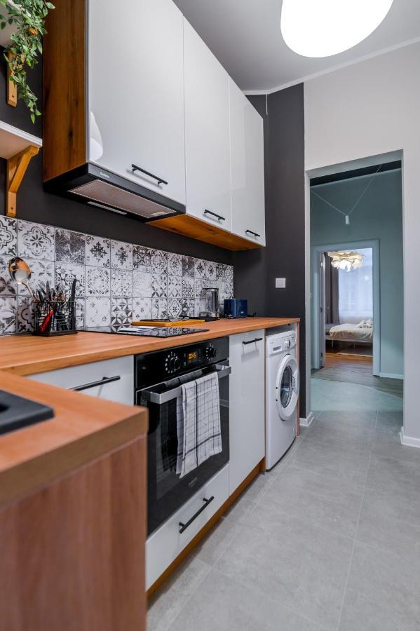 New Black & White - 2Bdr Apartment With Balcony Sofia Buitenkant foto