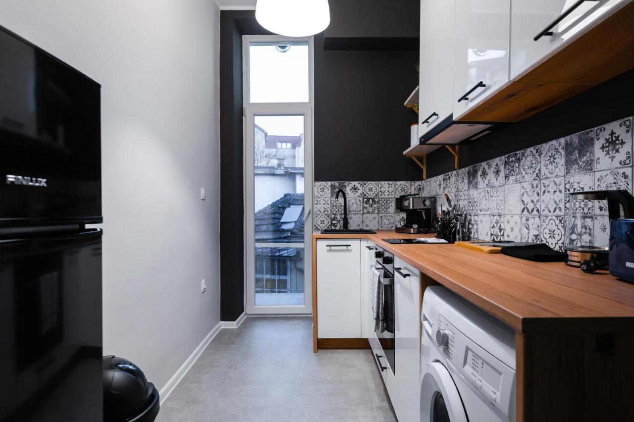 New Black & White - 2Bdr Apartment With Balcony Sofia Buitenkant foto