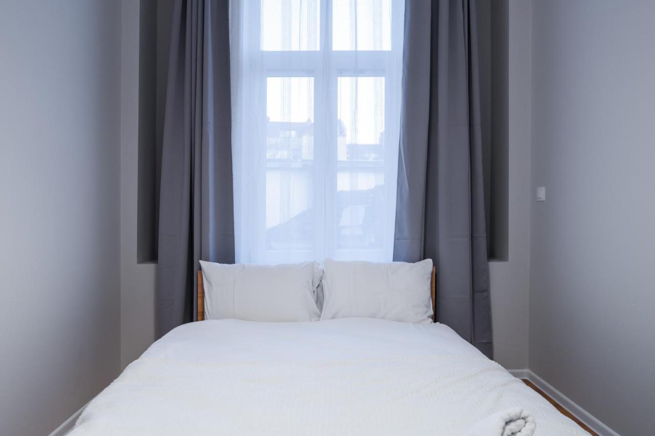 New Black & White - 2Bdr Apartment With Balcony Sofia Buitenkant foto
